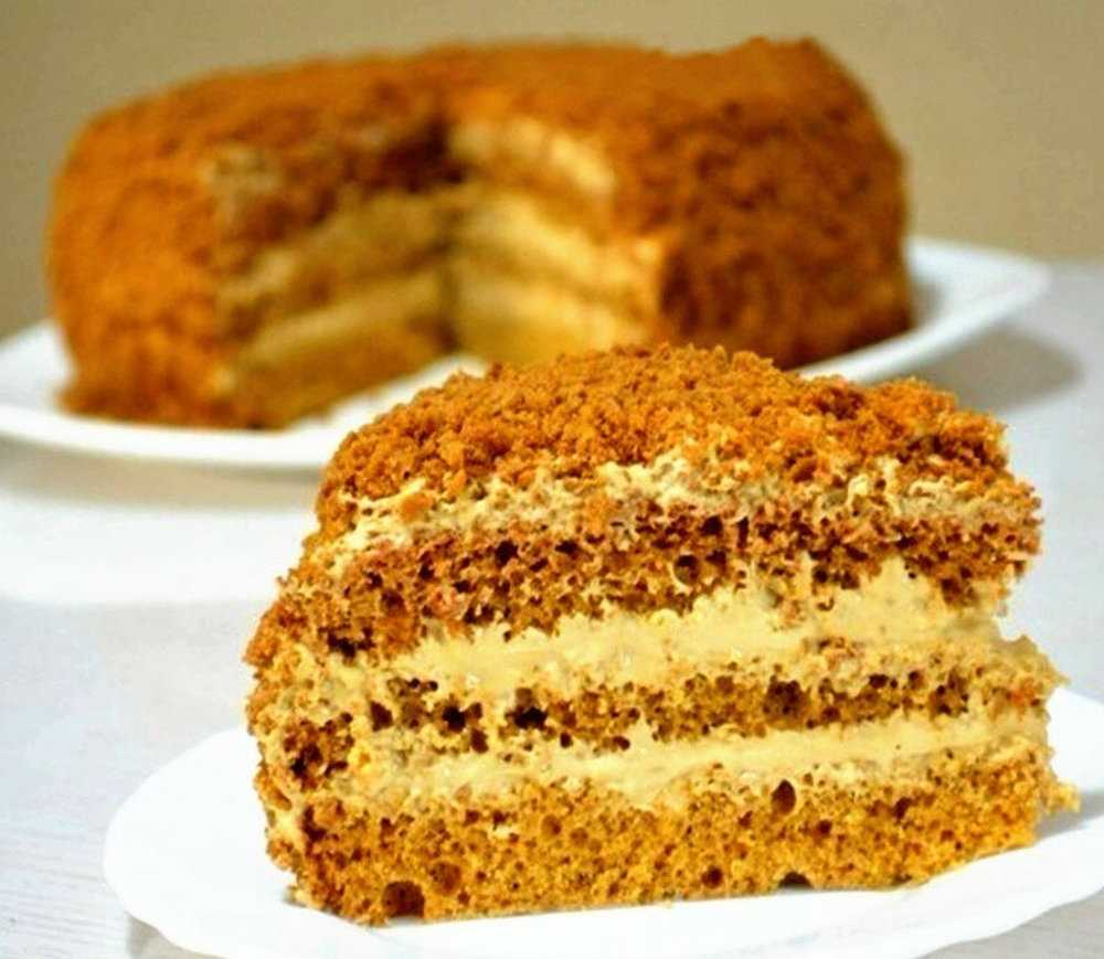 Торт «медовик» — рецепт в домашних условиях с фото: со сгущенкой, со сметанным или заварным кремом