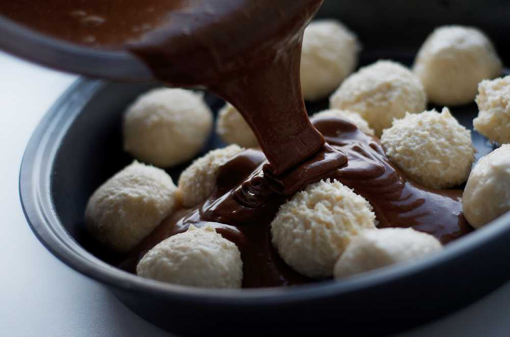 Как приготовить шоколадный бисквит в мультиварке (4 рецепта с фото)