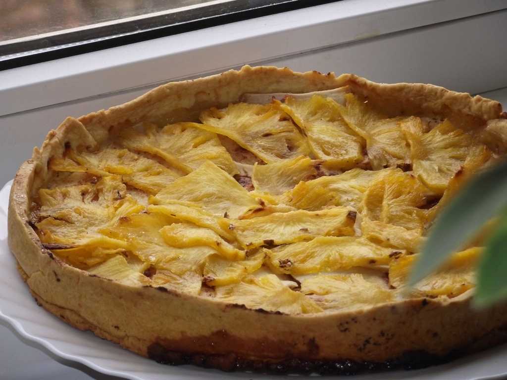 Пирог – перевертыш с ананасами (консервированными) – рецепт с видео