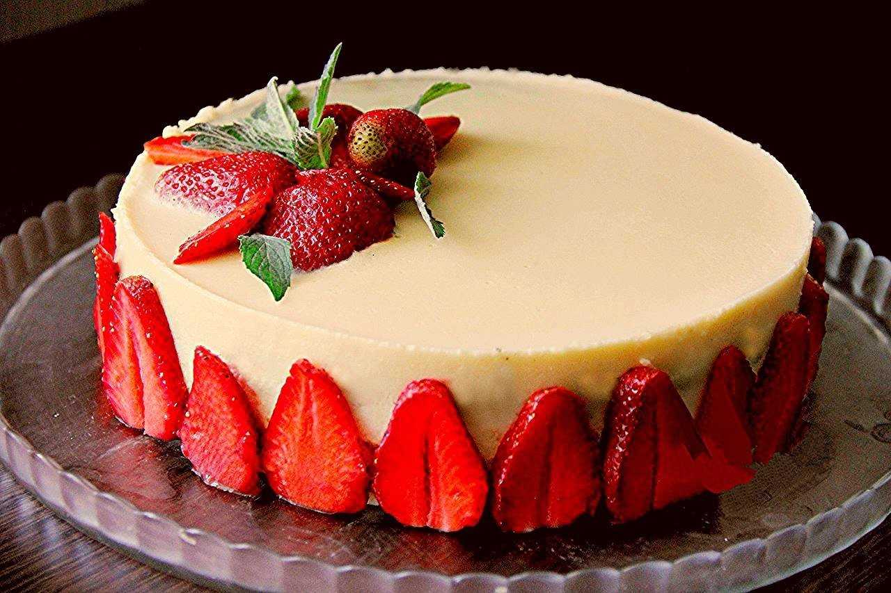 Торт с клубникой − 7 рецептов, как приготовить и украсить домашний торт