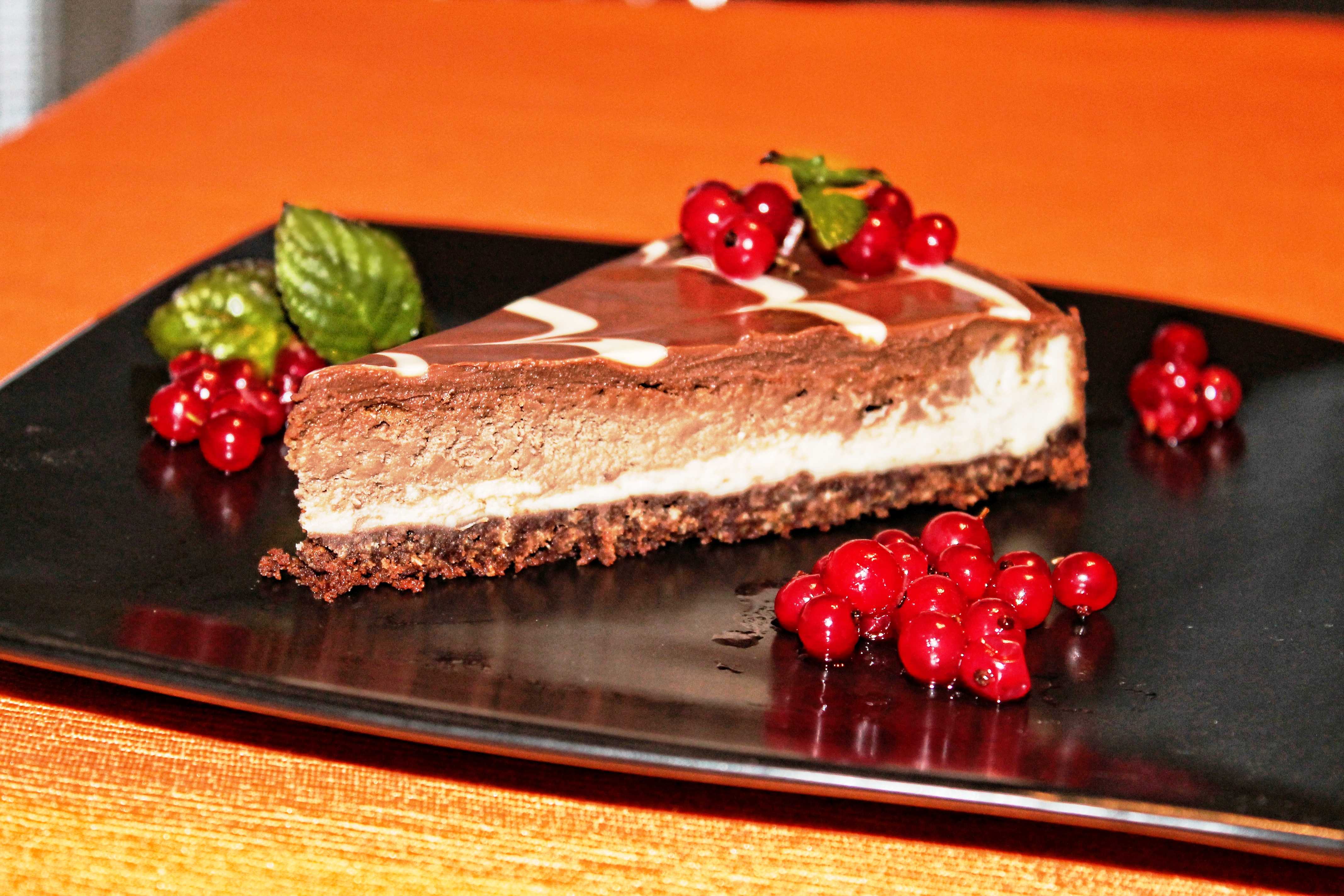 Самые вкусные шоколадные торты: 10 лучших рецептов, которые достаточно просто приготовить у себя дома