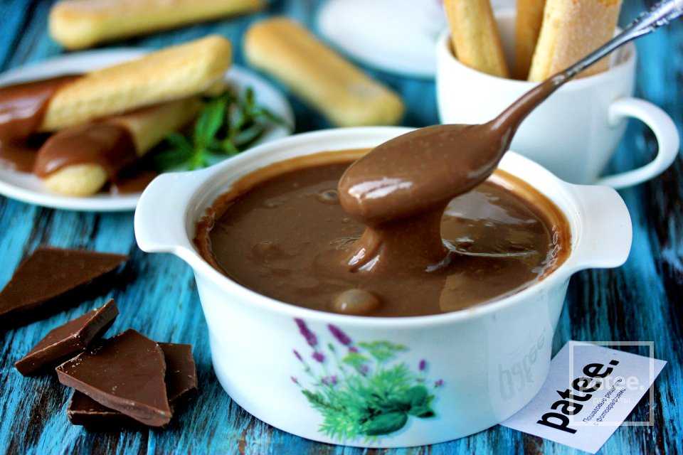 плавленный шоколадный сыр домашний. рецепт домашнего шоколадного сыра. плавленый творог с шоколадом. рецепт домашнего шоколадного сыра. шоколадный сырок плавленный.