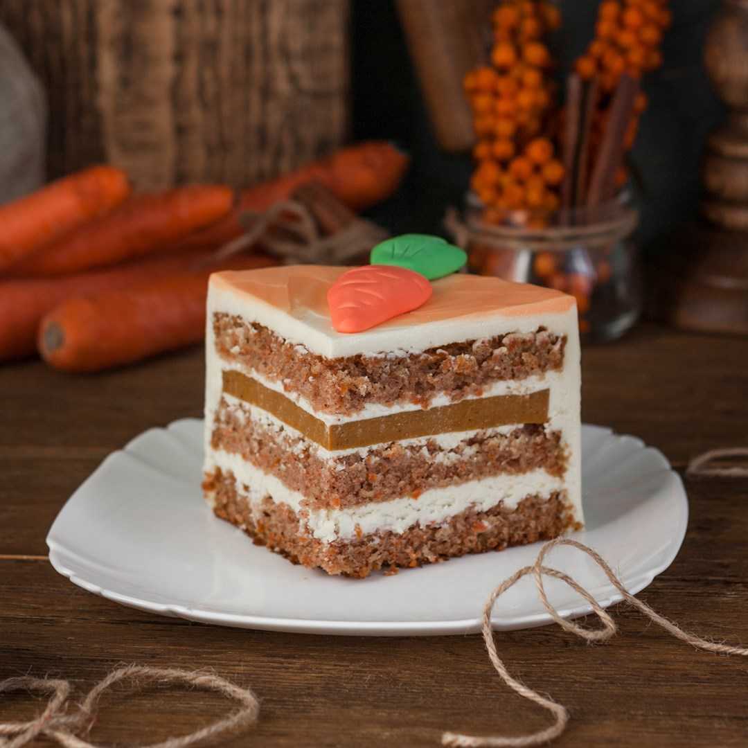 Облепиховый муссовый торт. Торт морковный Mirel. Морковный торт с кремом чиз. Карамельный крем чиз для торта. Крем чиз для коржей