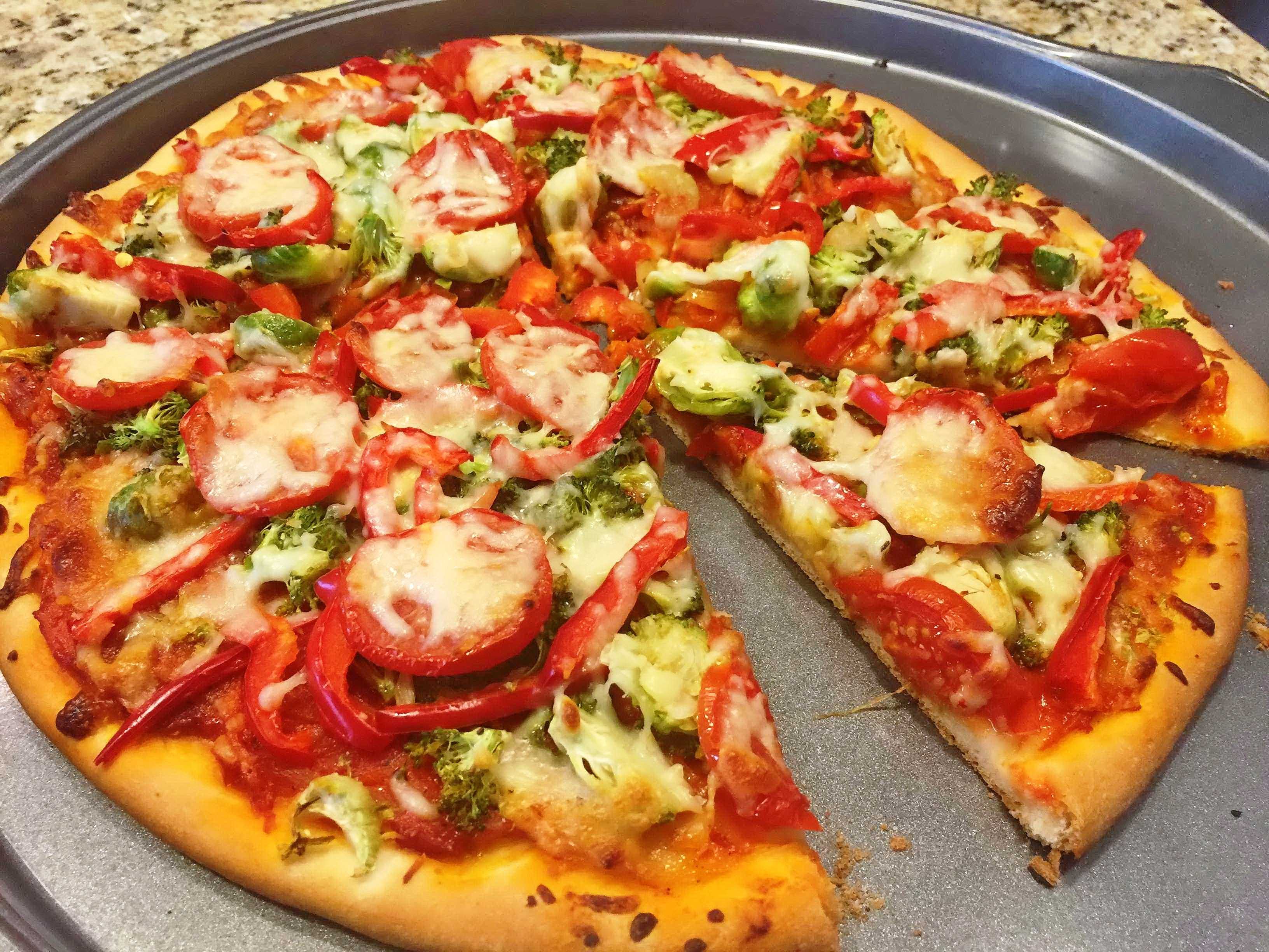 Рецепт домашней пиццы от итальянского пиццайола: тесто настолько вкусное, что можно есть без начинки