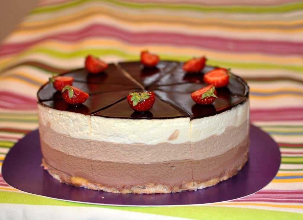 Муссовый торт «три шоколада»: рецепт, варианты украшения