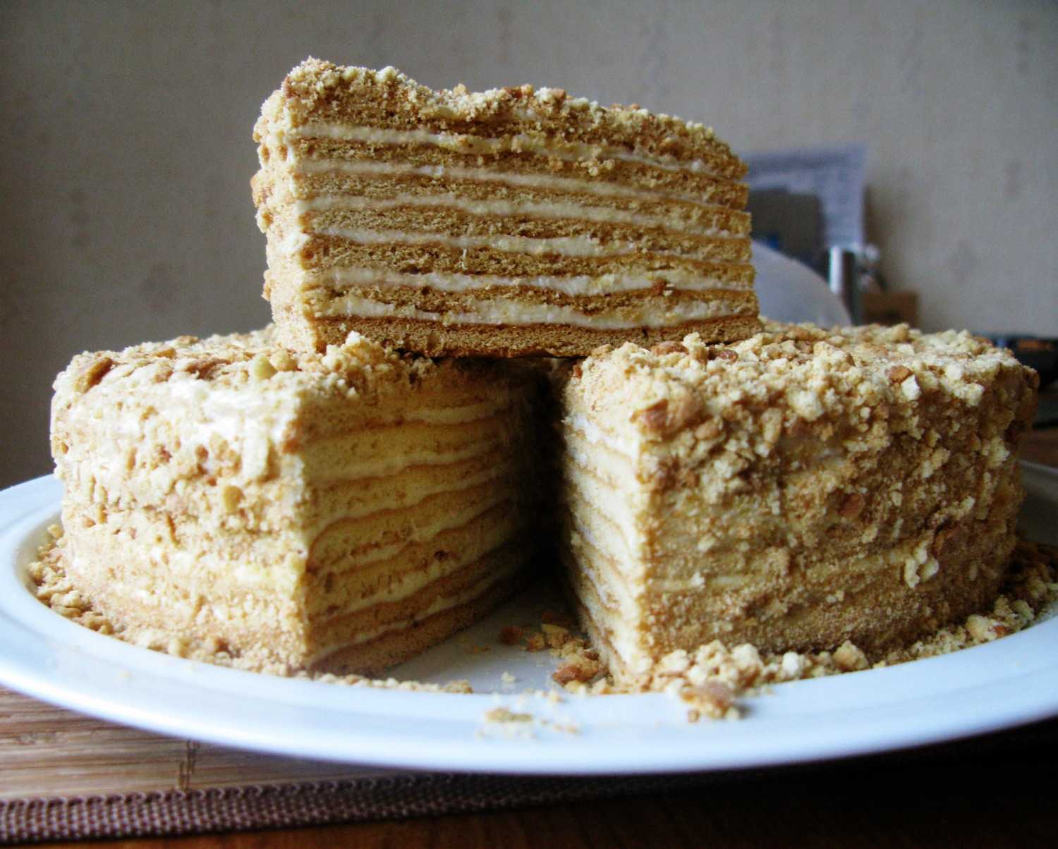 Самый лучший торт медовик - классические рецепты со сметанным кремом