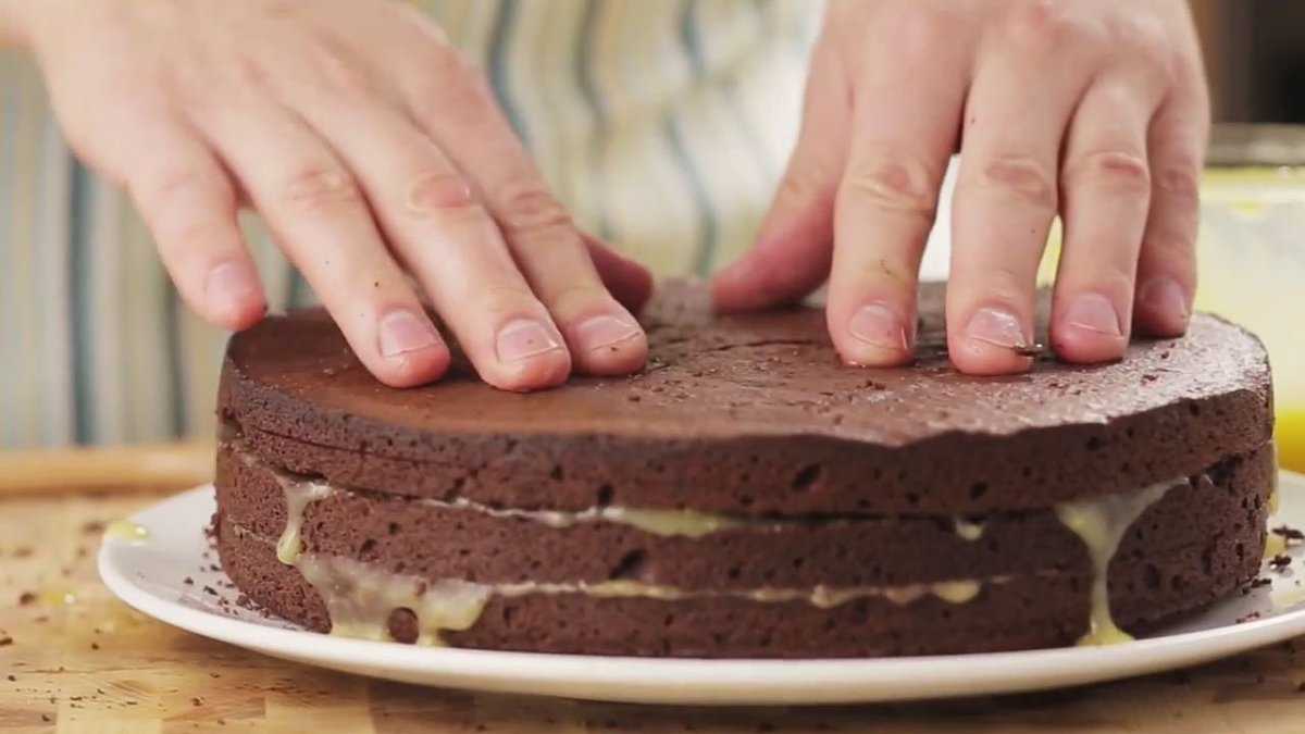 Процесс готовки торта