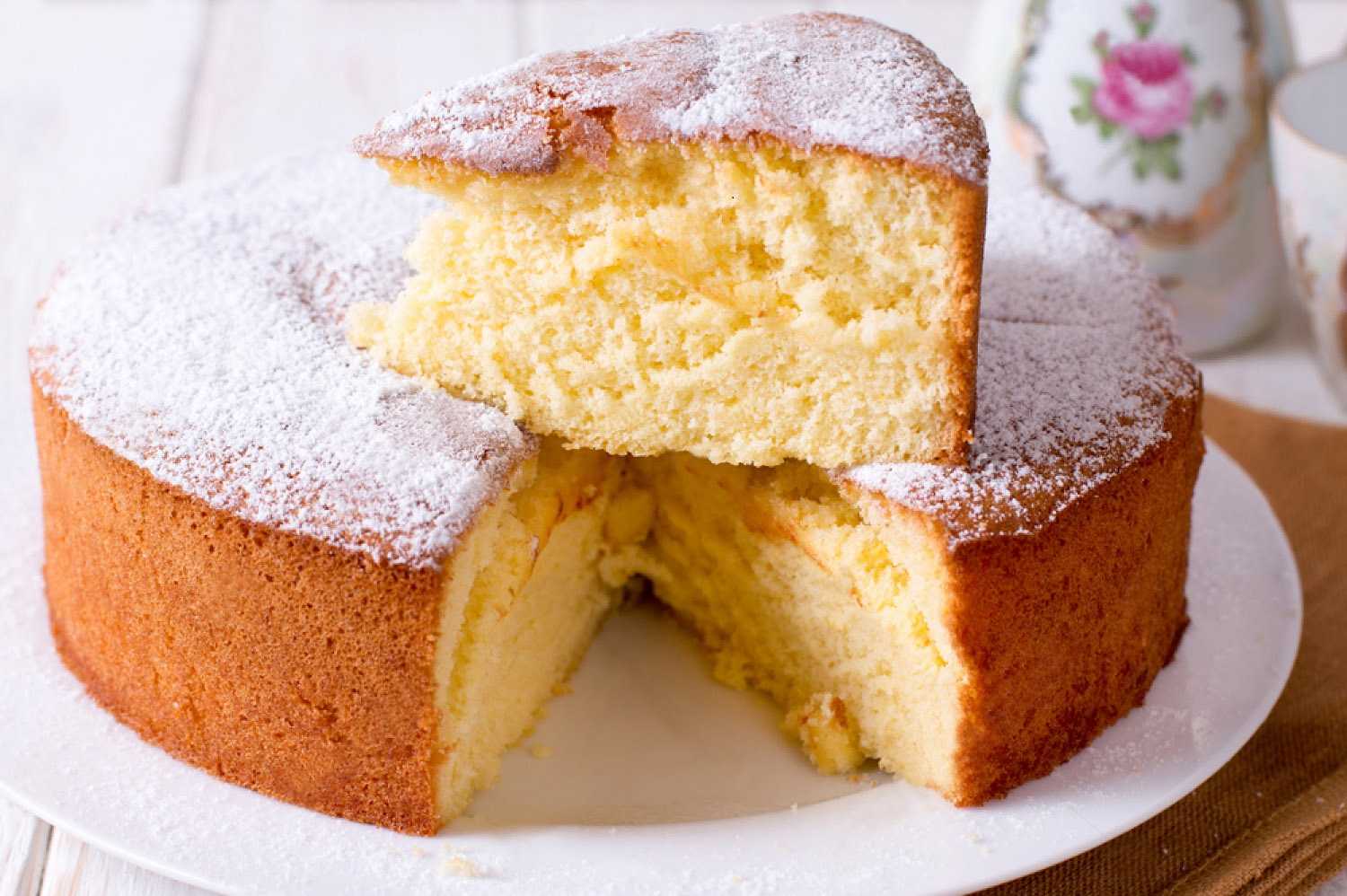 Классический бисквит в духовке на противне – рецепт для торта