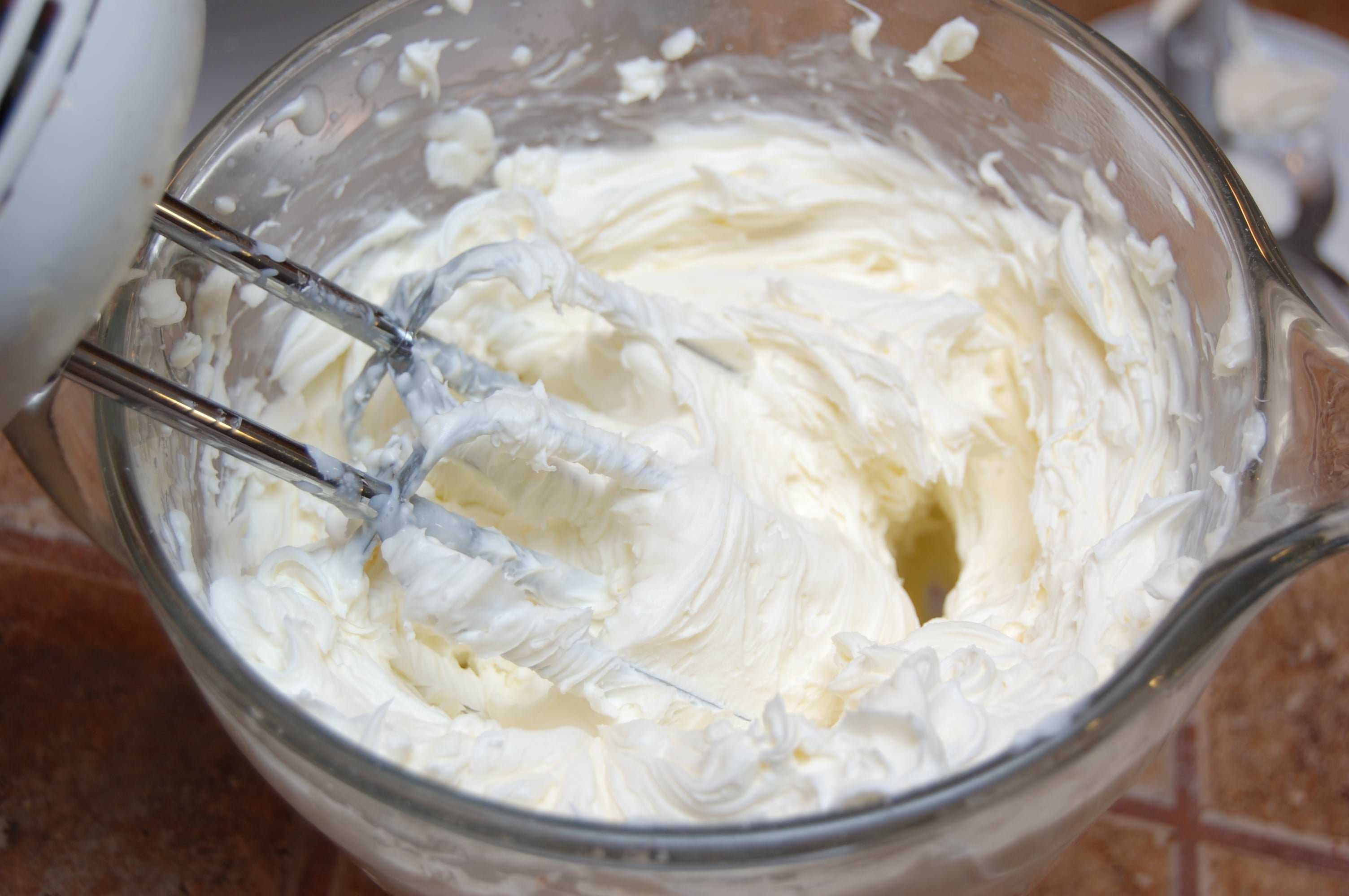 Крем-чиз на масле — рецепт для торта и капкейков
