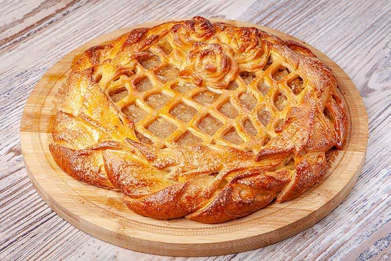Пирожки с яблоками из дрожжевого теста в духовке – пошаговый рецепт с фото