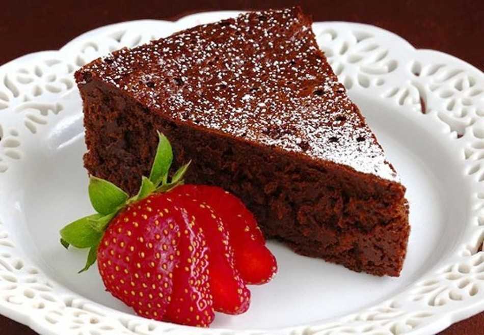 Шоколадный пирог — 16 простых рецептов приготовления в домашних условиях