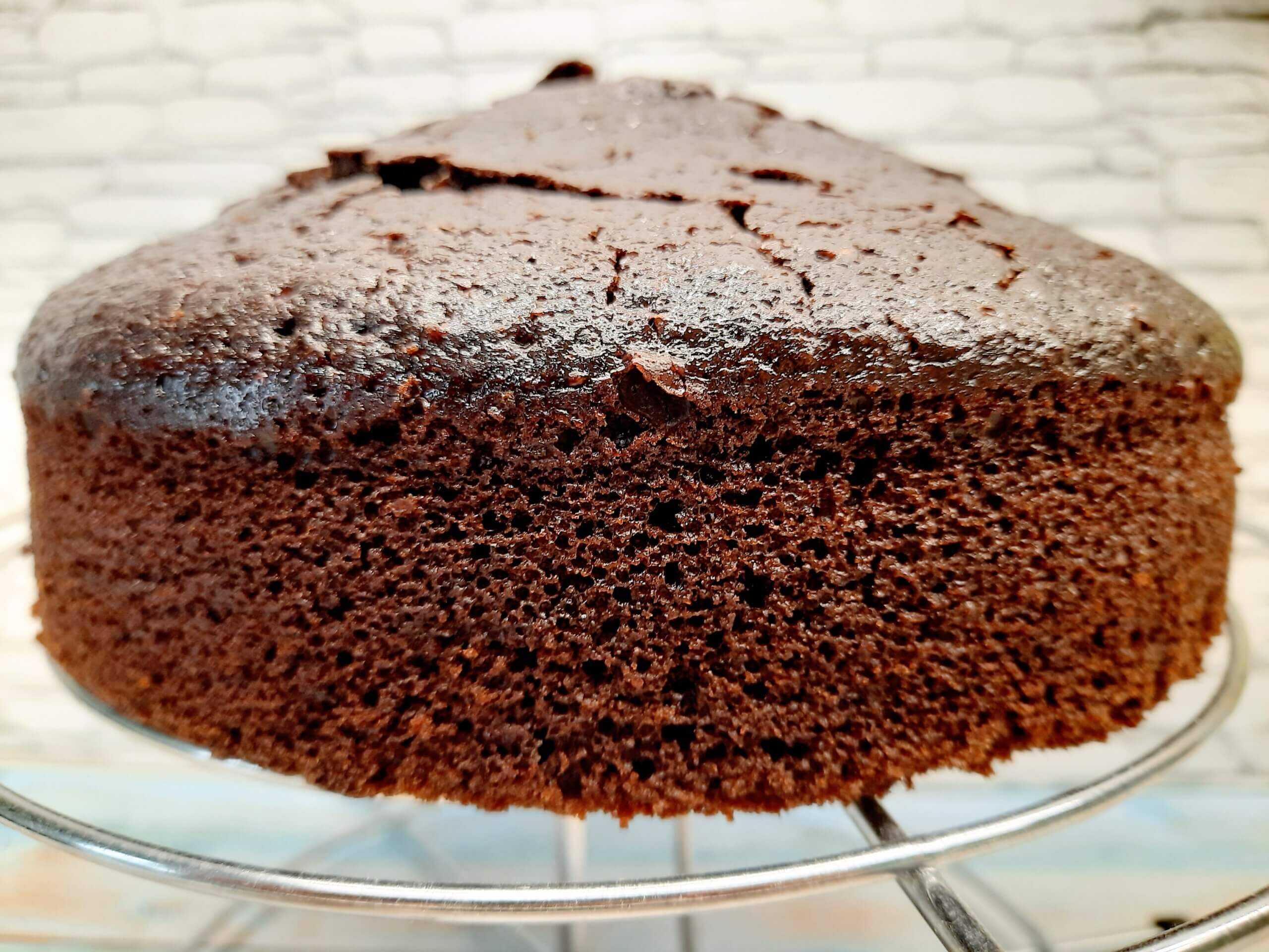 3 рецепта шоколадного бисквита для торта: с какао, шоколадом и на кипятке