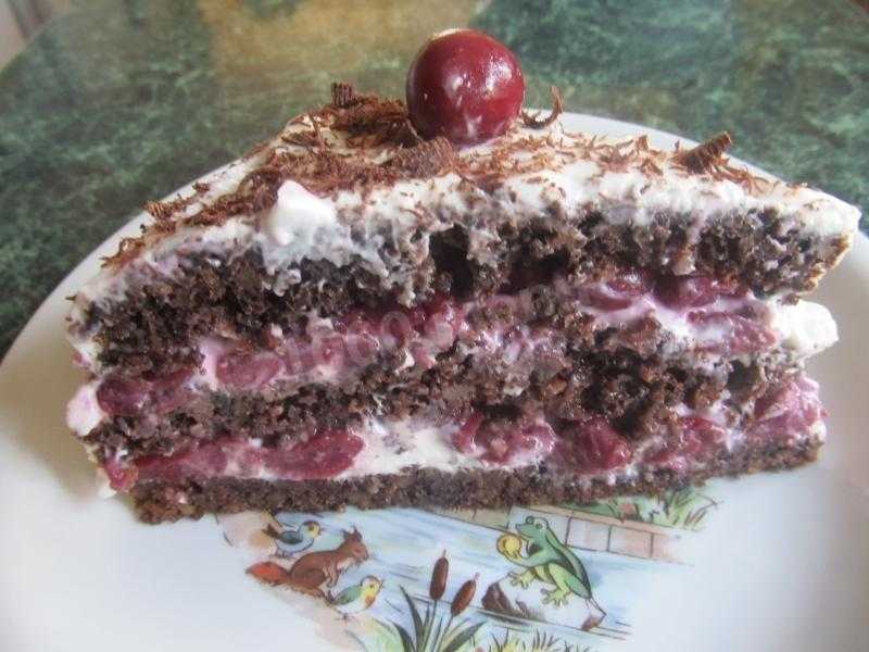 Шоколадный торт с вишней и сметанным кремом, рецепт с фото