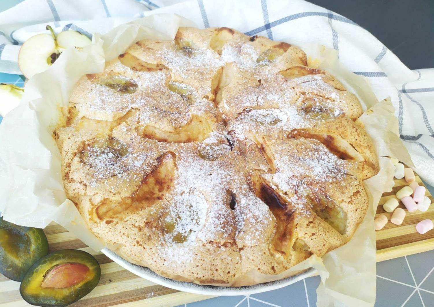 Самый вкусный и простой пирог — шарлотка с яблоками и бананом в духовке
