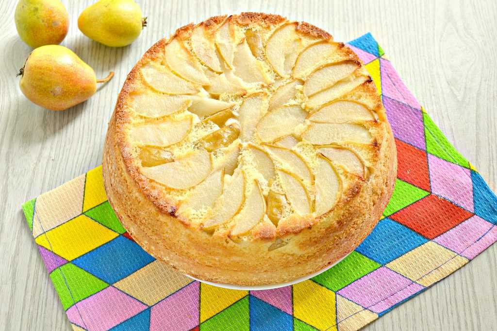 Пирог со сливами: 9 простых рецептов