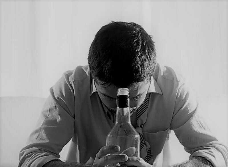 Как помочь и вылечить мужчину — алкоголика