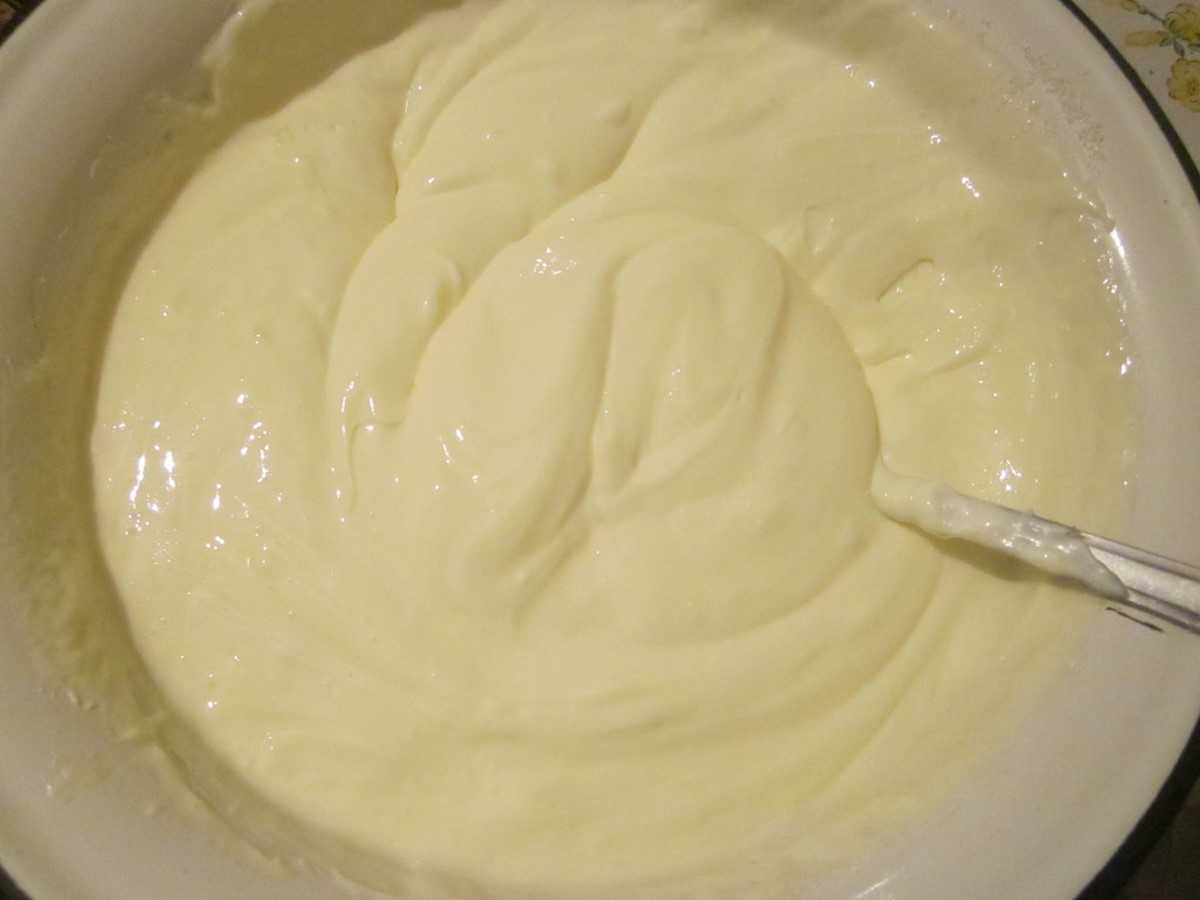 Как загустить сметанный крем желатином, крахмалом, кисломолочными продуктами, сгущенкой? как правильно выбрать сметану для сметанного крема?