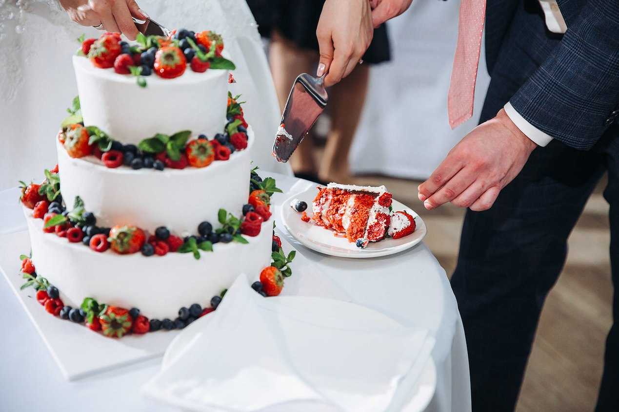 Свадебный торт: приметы и традиции, о которых важно знать