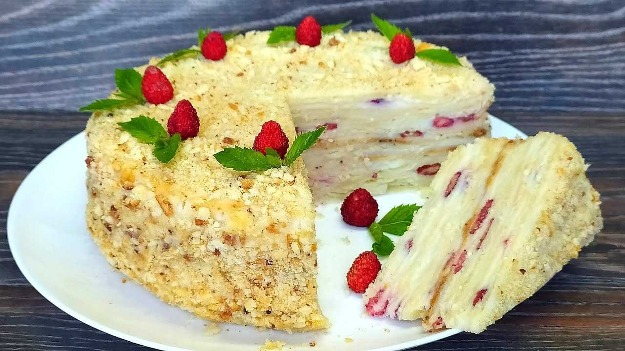 Рецепт творожного наполеона с заварным кремом. Творожный Наполеон торт. Торт Наполеон с заварным кремом. Наполеон с ягодным кремом. Творожный Наполеон с заварным кремом.