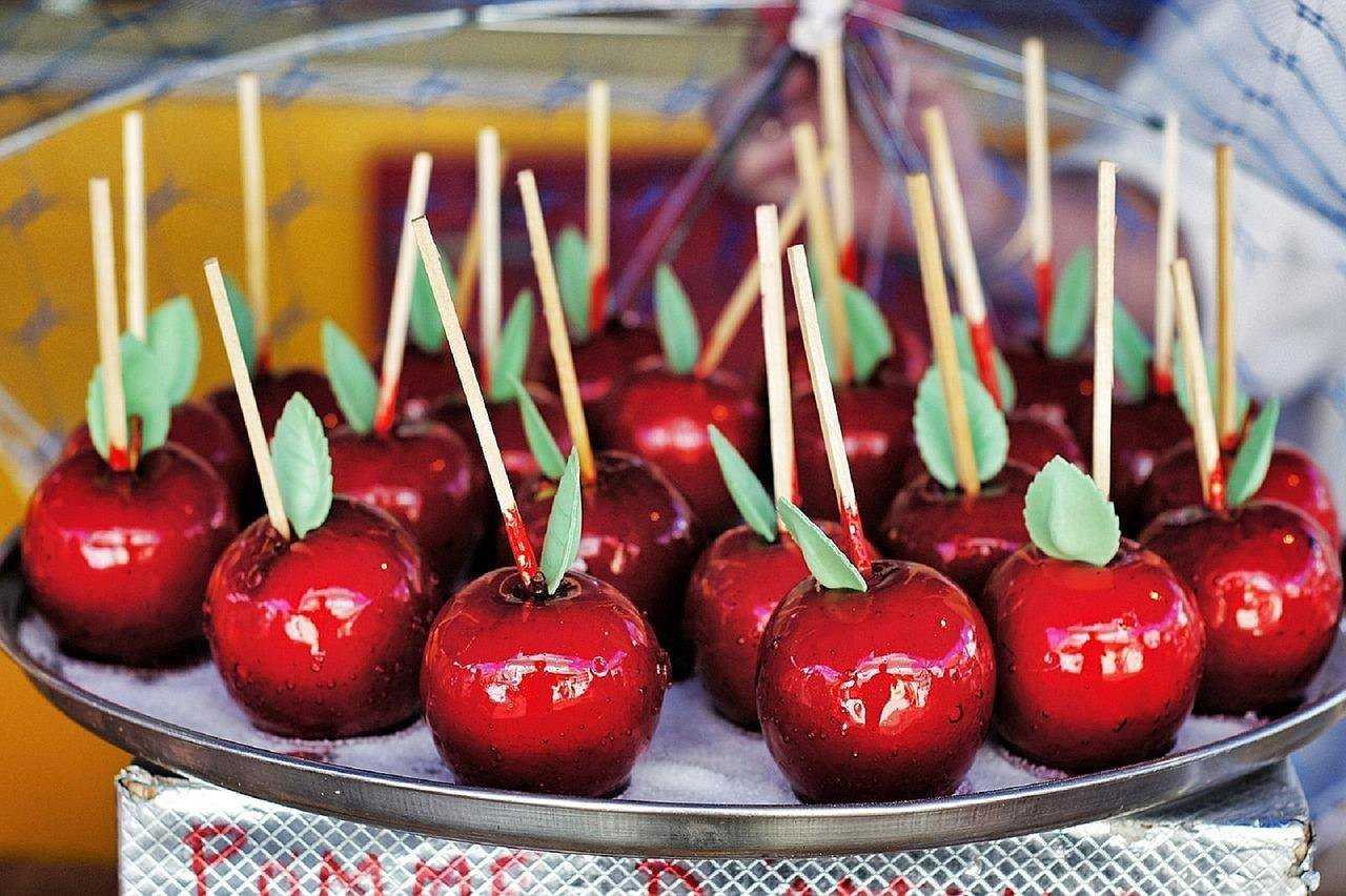 Как приготовить яблоки в карамели дома – minproduct.ru