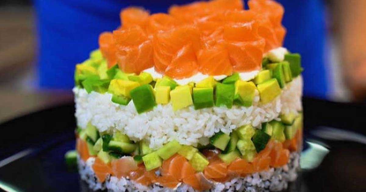 Любите суши, роллы Сами готовите или на заказ быстрее Готовим Торт суши с огурцом, авокадо и красной рыбой в домашних условиях рецепт