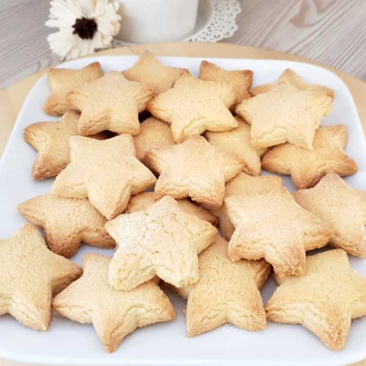 Печенье на сметане – домашние будут в восторге! простые рецепты сметанного печенья с какао, изюмом, орехами, творогом, сгущенкой